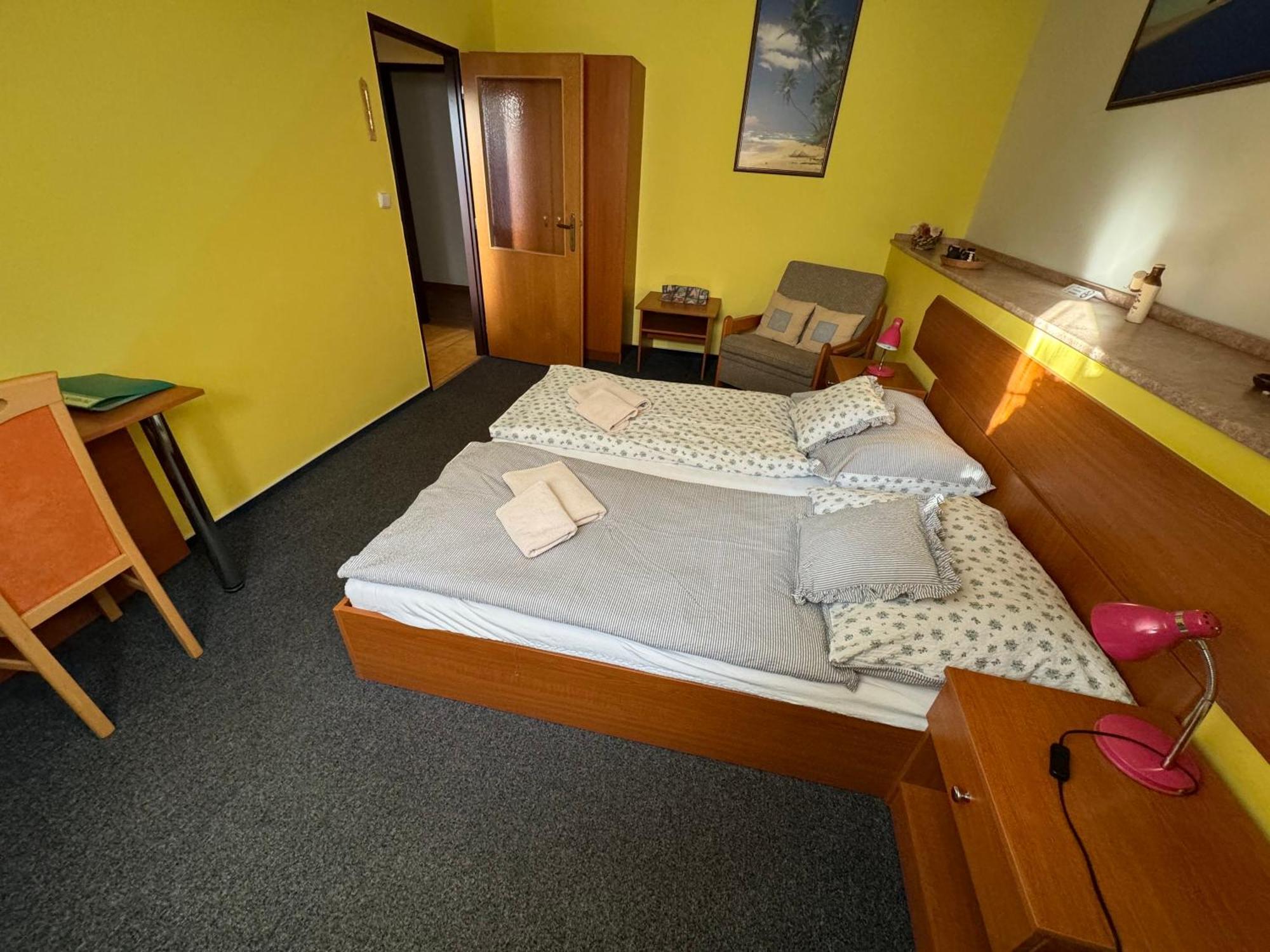 Pension U Svateho Jana Hradec Králové Exterior foto