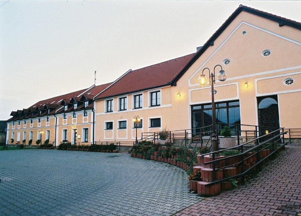 Pension U Svateho Jana Hradec Králové Exterior foto